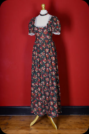 The PIMPERNEL Vintage Dress